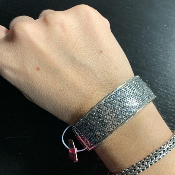 Betsey Johnson silver metallic bangle bracelet - Picture 4 of 6